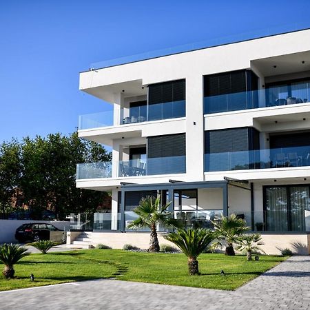 Crowonder Apartments & Rooms Oaza With Heated Swimming Pool And Sauna Turanj Extérieur photo