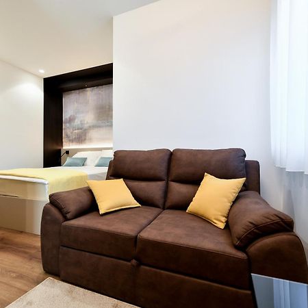 Crowonder Apartments & Rooms Oaza With Heated Swimming Pool And Sauna Turanj Extérieur photo