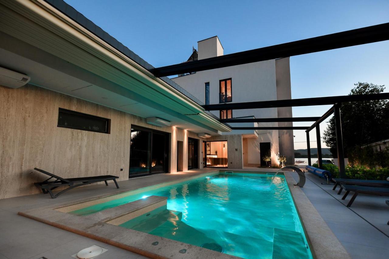 Crowonder Apartments & Rooms Oaza With Heated Swimming Pool And Sauna Turanj Extérieur photo