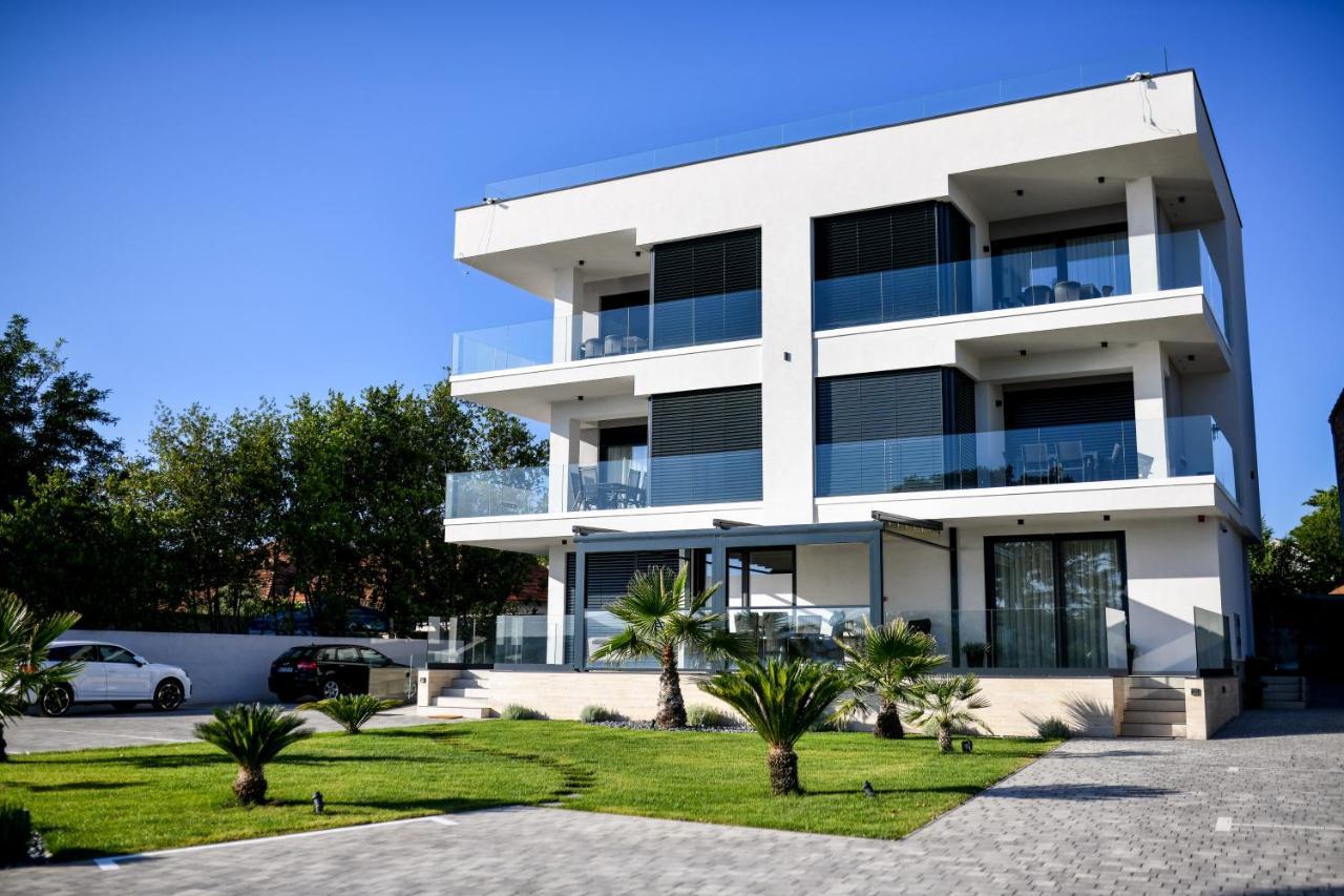 Crowonder Apartments & Rooms Oaza With Heated Swimming Pool And Sauna Turanj Extérieur photo