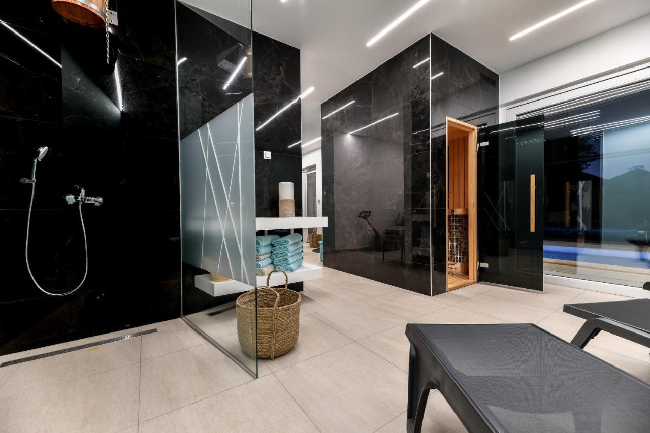 Crowonder Apartments & Rooms Oaza With Heated Swimming Pool And Sauna Turanj Extérieur photo