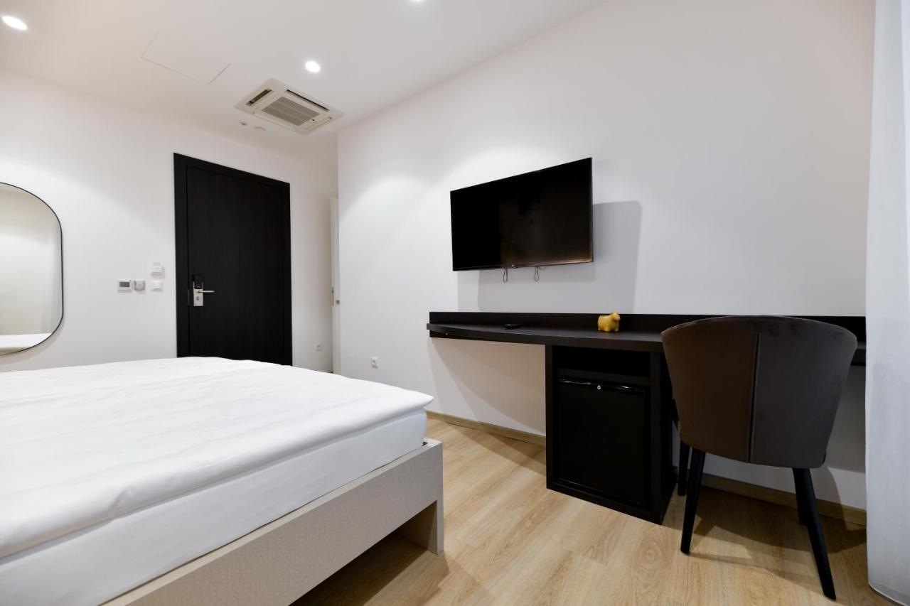 Crowonder Apartments & Rooms Oaza With Heated Swimming Pool And Sauna Turanj Extérieur photo