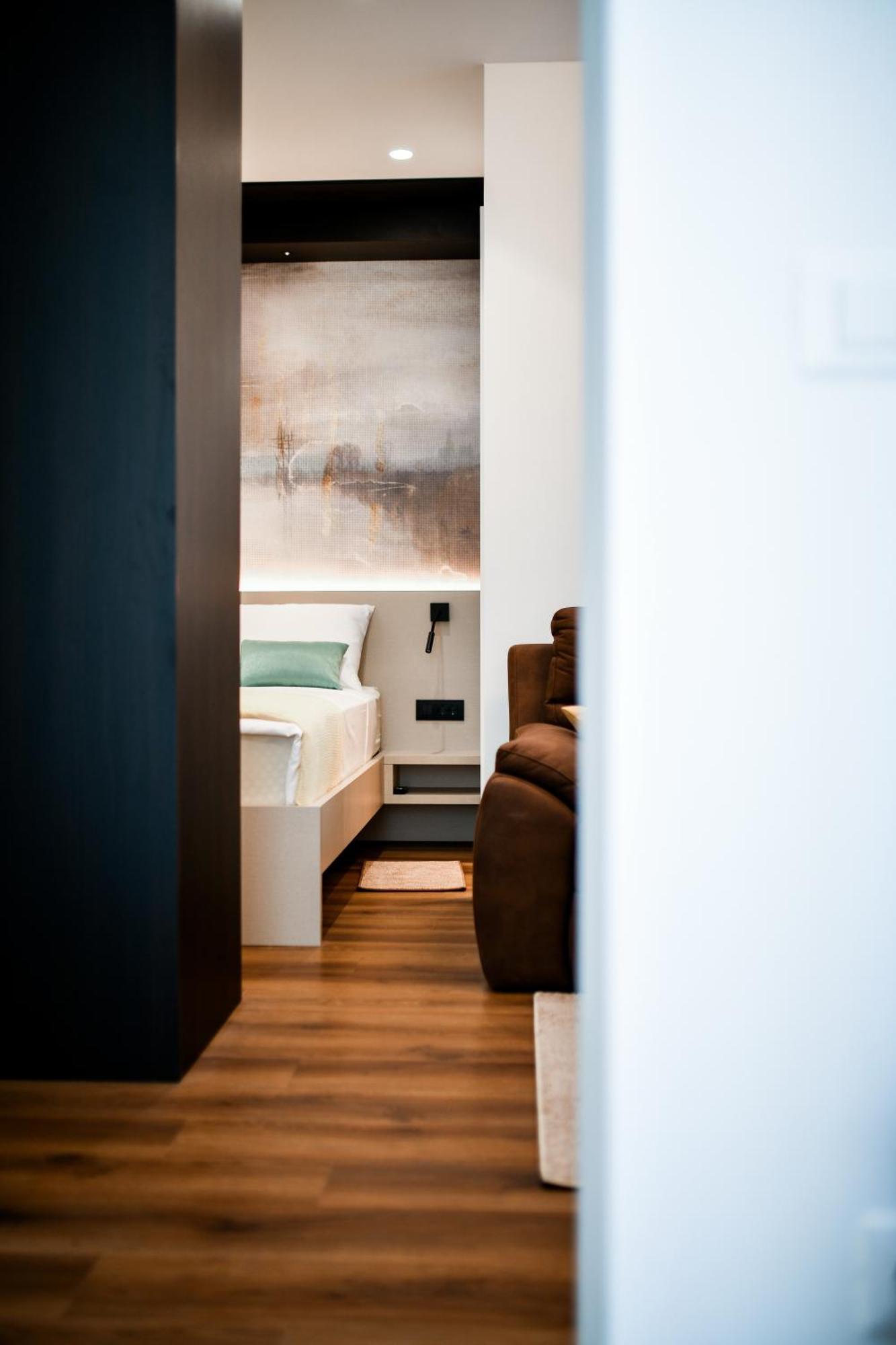 Crowonder Apartments & Rooms Oaza With Heated Swimming Pool And Sauna Turanj Extérieur photo