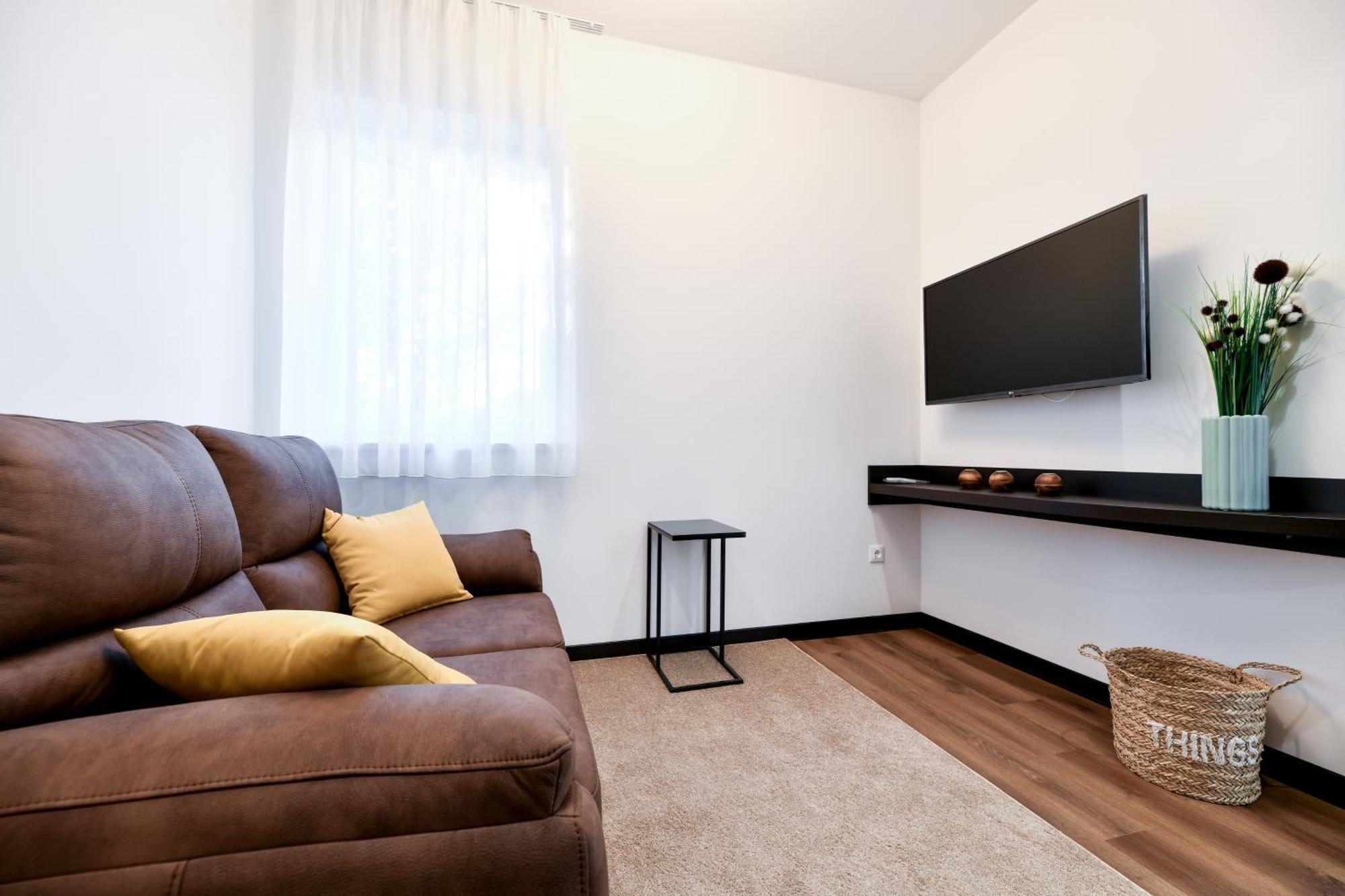 Crowonder Apartments & Rooms Oaza With Heated Swimming Pool And Sauna Turanj Extérieur photo
