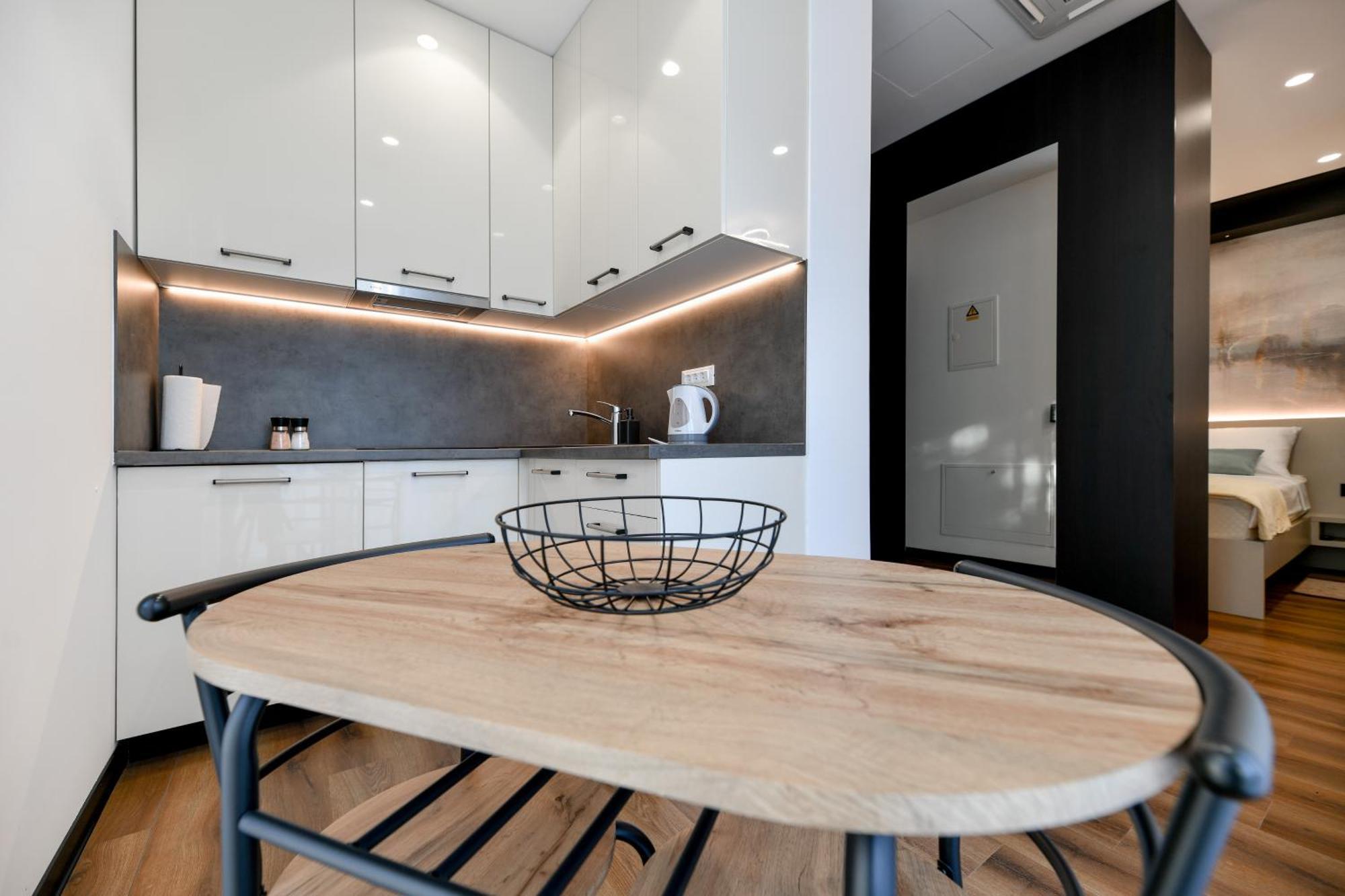 Crowonder Apartments & Rooms Oaza With Heated Swimming Pool And Sauna Turanj Extérieur photo