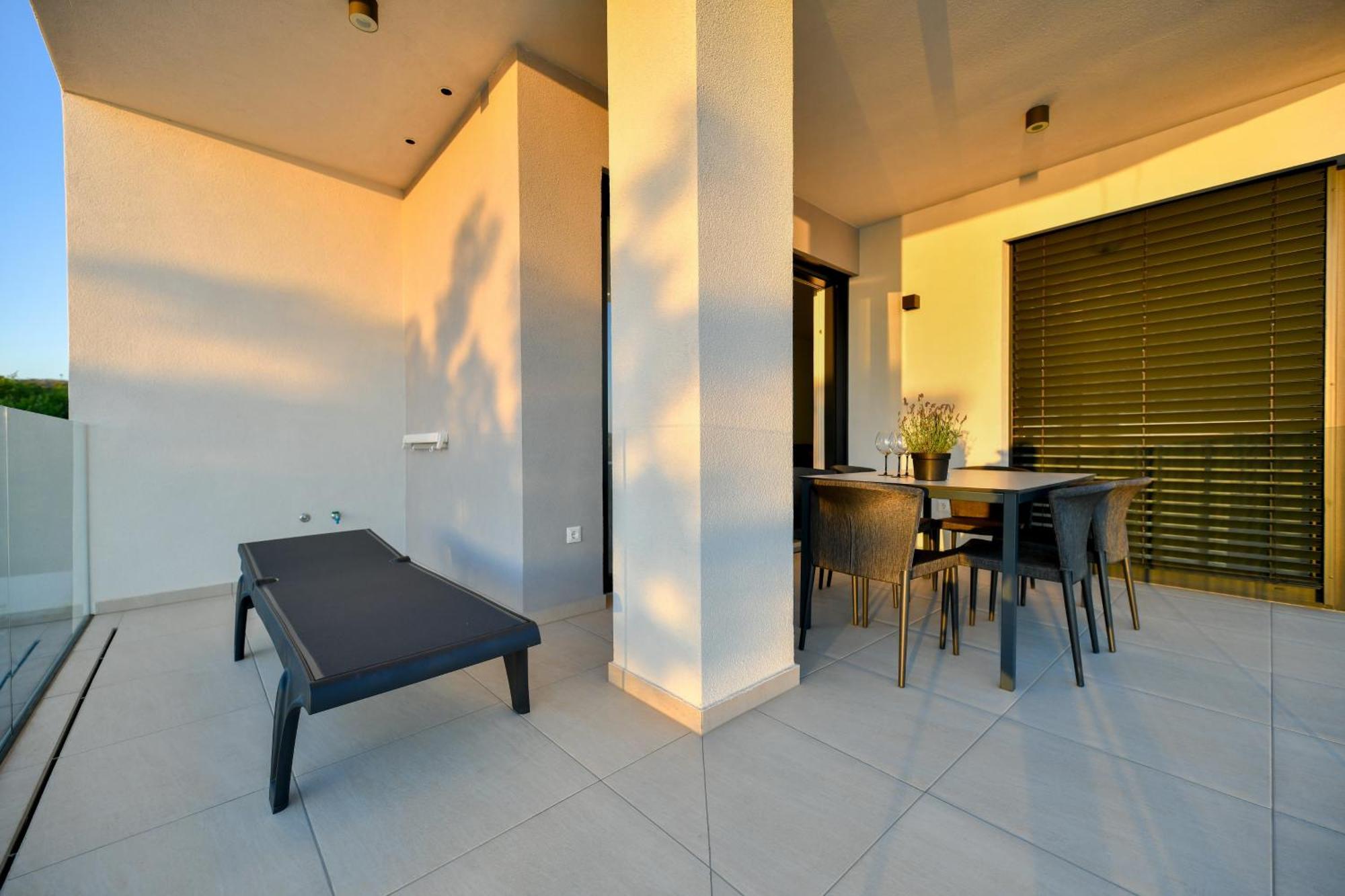 Crowonder Apartments & Rooms Oaza With Heated Swimming Pool And Sauna Turanj Extérieur photo